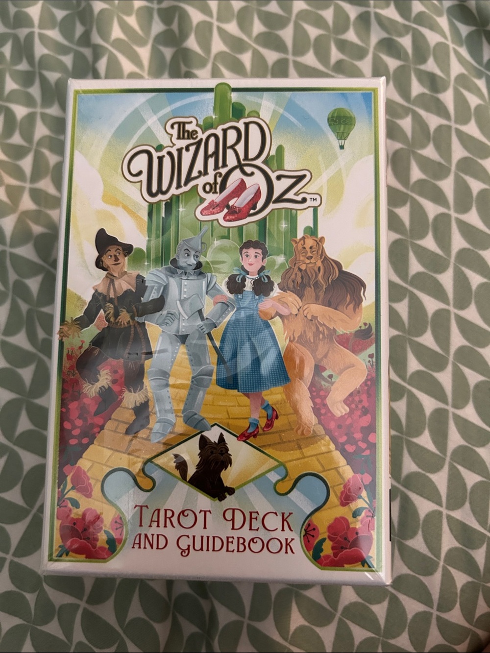 Warner Bros. The Wizard of Oz Tarot Deck - Green, Blue, Yellow, Red